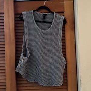 Focus Casual Life waffle knit tank! 100% cotton, wood button detail